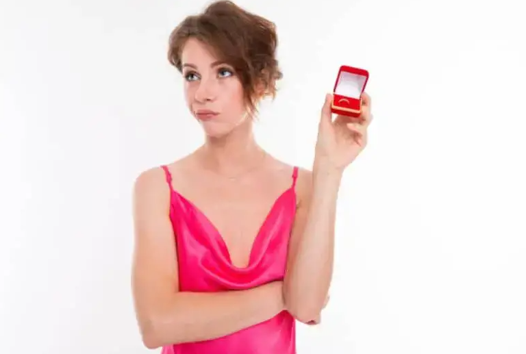 How to treat a toxic mother-in-law without affecting your relationship with your partner