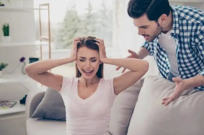 What do I do if my partner insults, humiliates or hits me when he or she gets angry or angry? Useful Tips What do I do if my partner insults, humiliates or hits me when he or she gets angry or angry Useful Tips